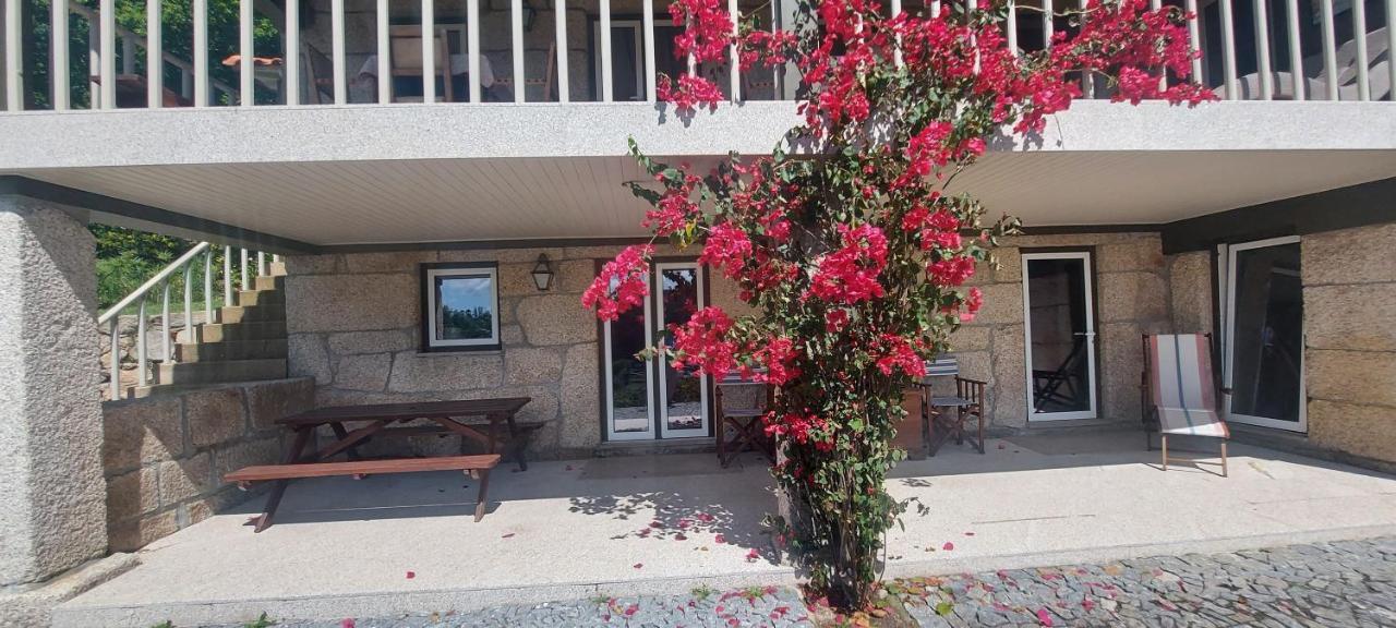Casas Da Tapada Briteiros Casa Das Cortes กิมาไรส์ ภายนอก รูปภาพ